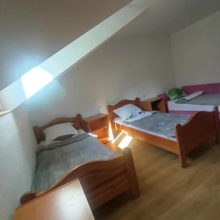 Anika Apartman Tjentiste